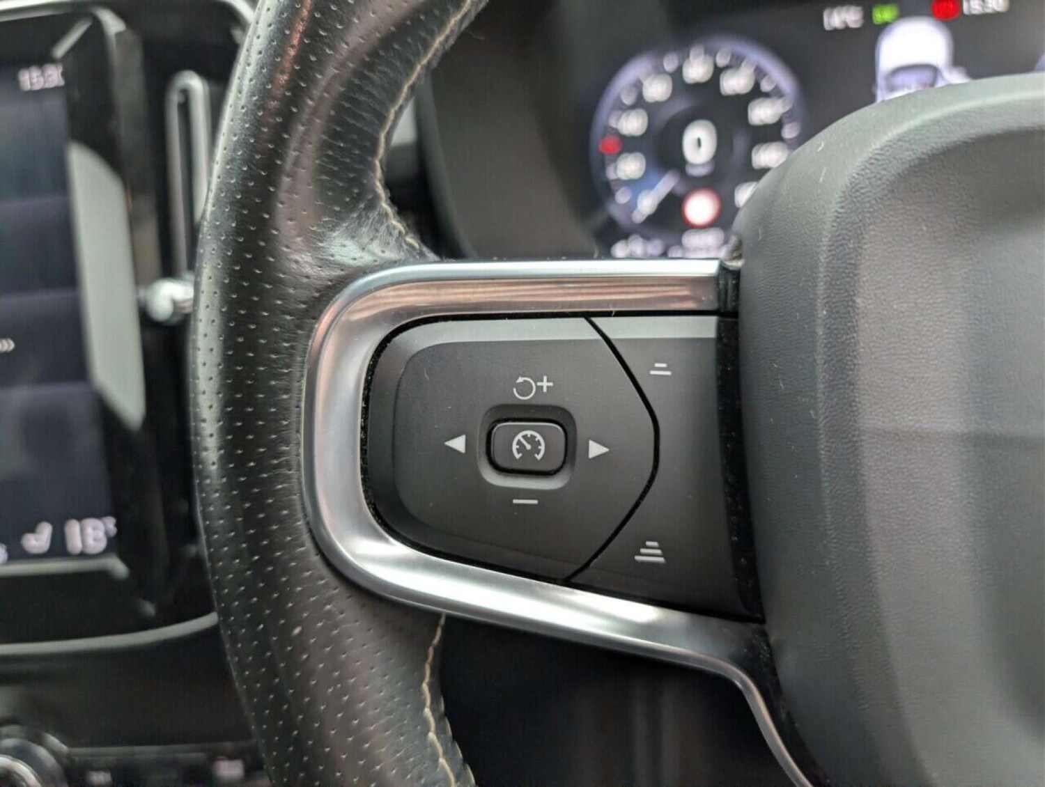 Used Volvo XC40 2019 for sale - 77714003: Photo 17