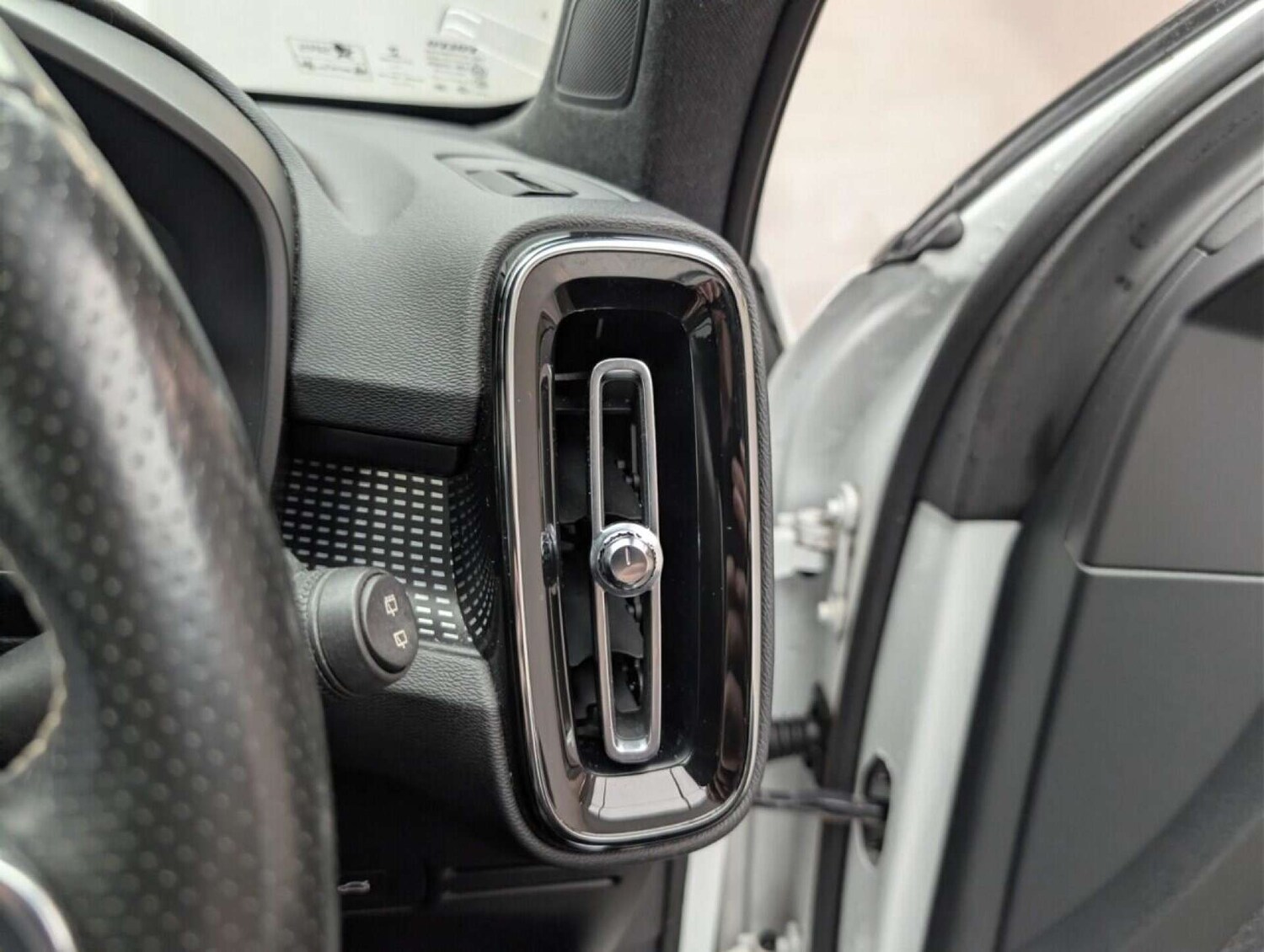 Used Volvo XC40 2019 for sale - 77714003: Photo 19