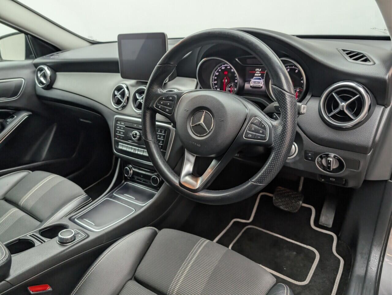 Used Mercedes-Benz A-Class 2019 for sale - 76424549: Photo 11