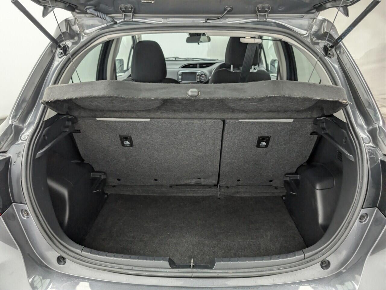 Used Toyota Yaris 2018 for sale - 77191043: Photo 23