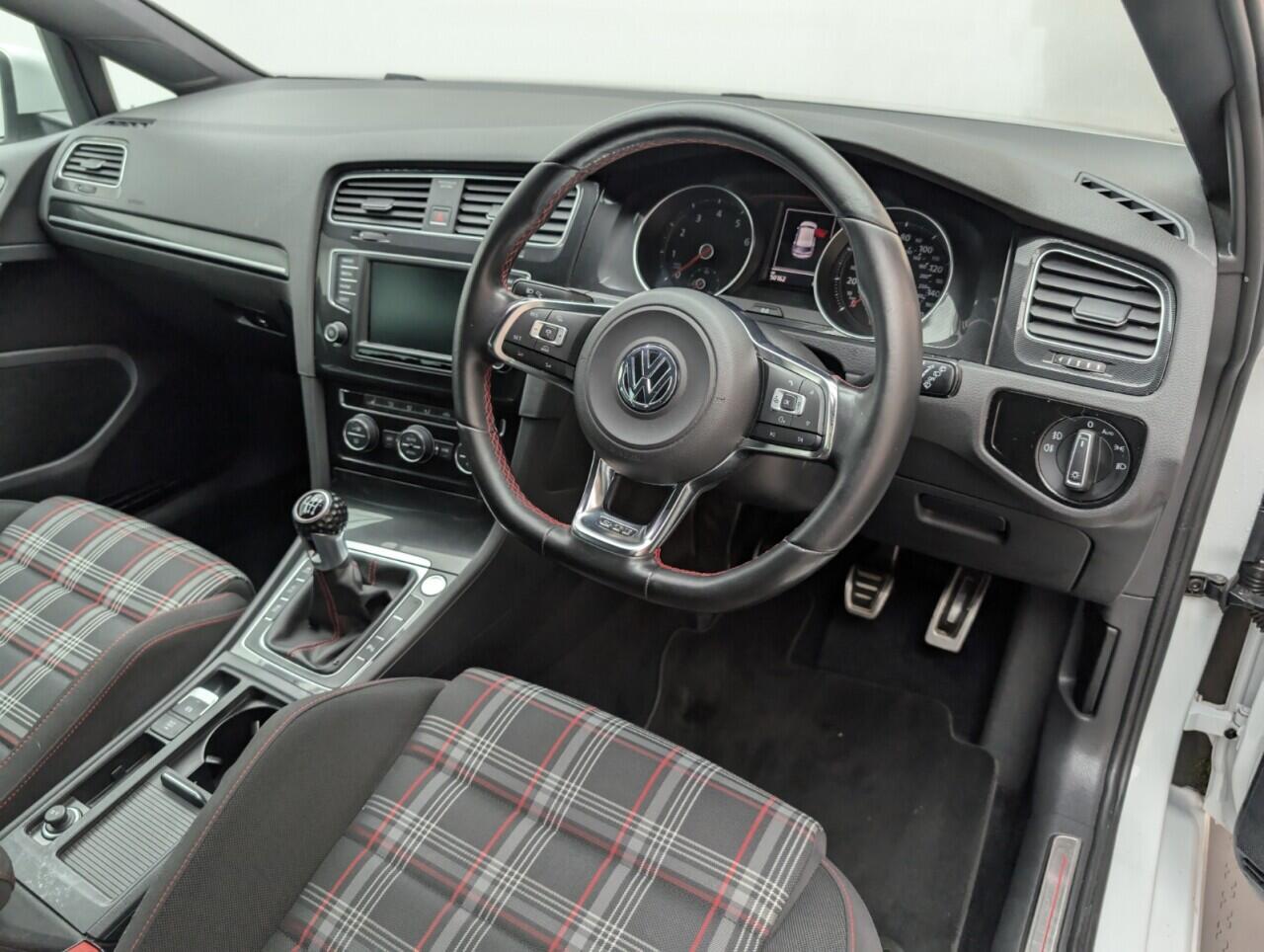 Used Volkswagen Golf 2016 for sale - 76422485: Photo 11