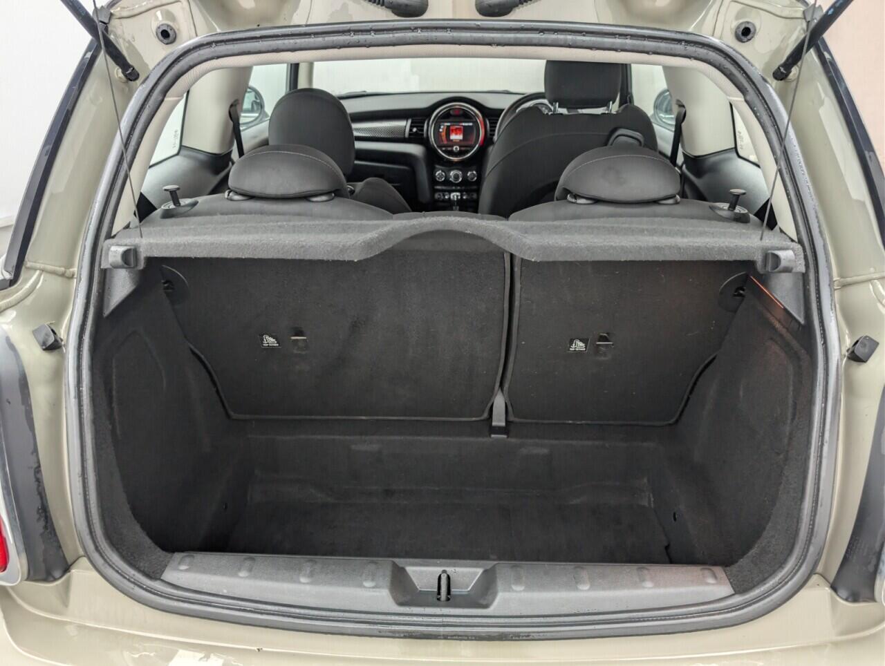 Used MINI Hatch 2018 for sale - 76607576: Photo 24