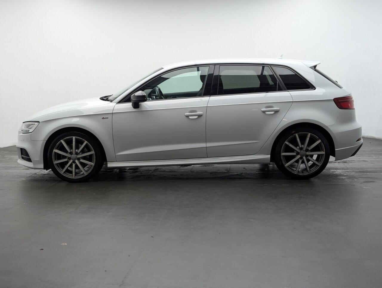 Used Audi A3 2017 for sale - 77586438: Photo 5