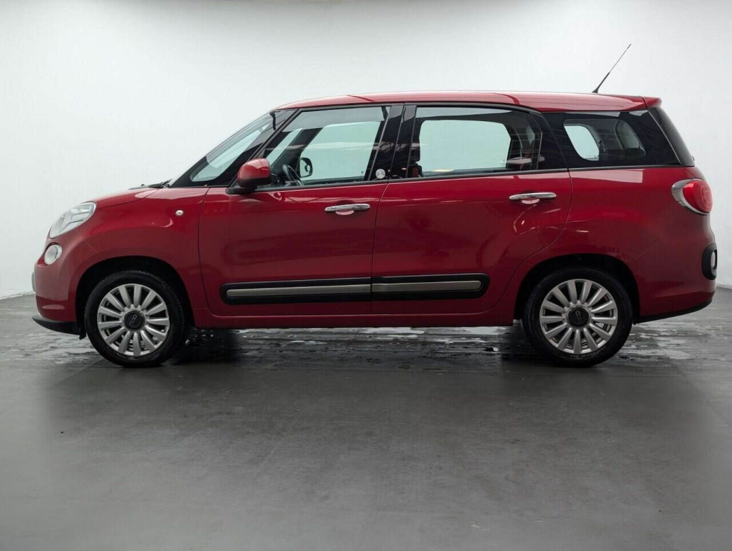 Used Fiat 500L 2016 for sale - 77714877: Photo 5
