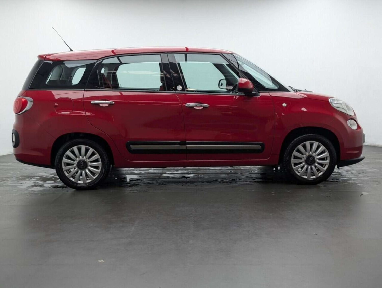 Used Fiat 500L 2016 for sale - 77714877: Photo 9