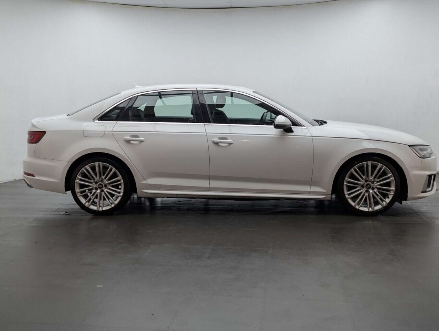 Used Audi A4 2019 for sale - 77713430: Photo 9