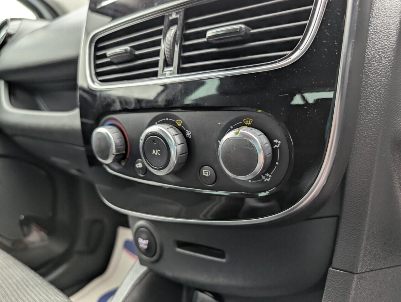 Used Renault Clio 2019 for sale - 76425805: Photo 15