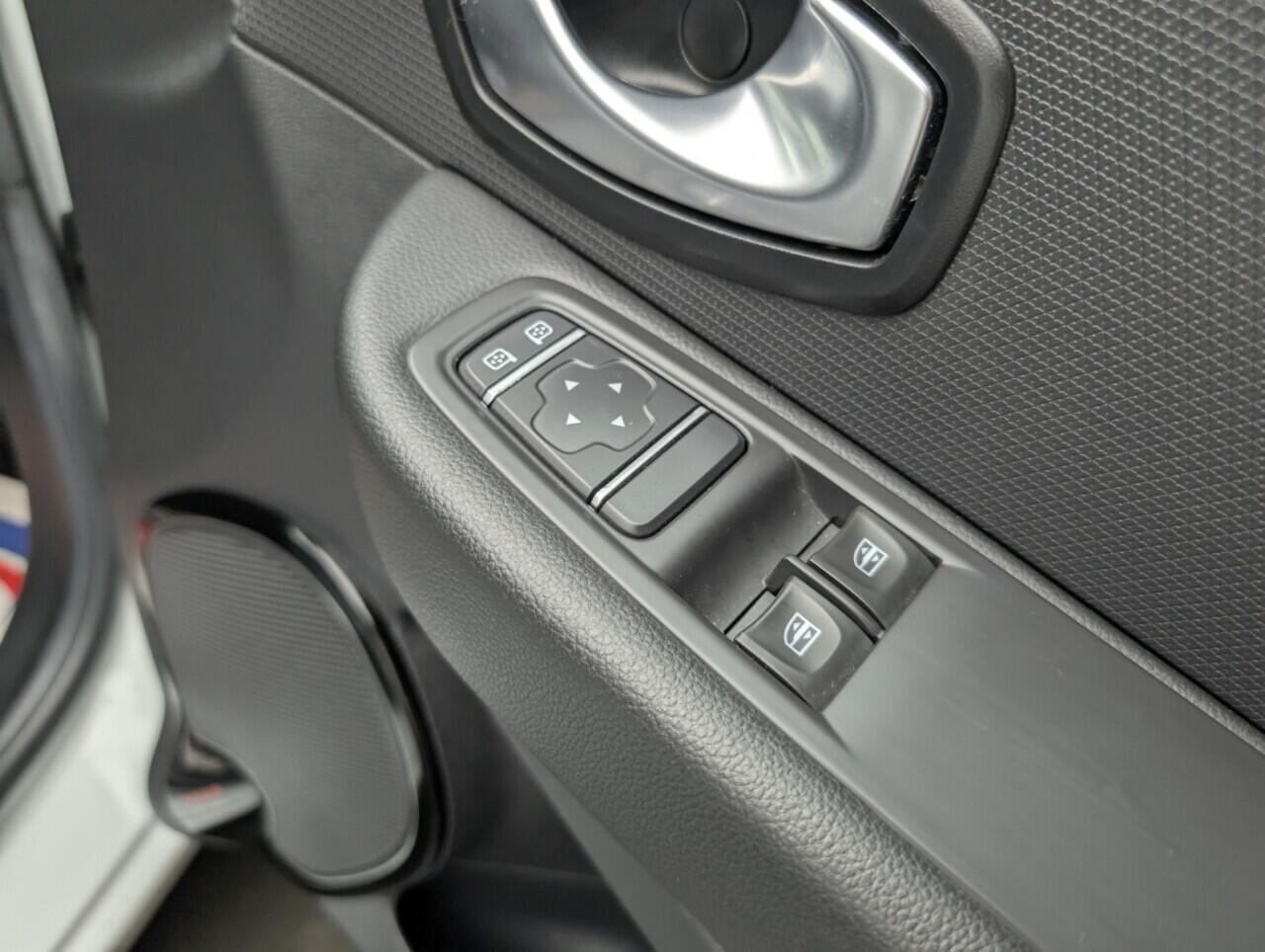 Used Renault Clio 2019 for sale - 76425805: Photo 21