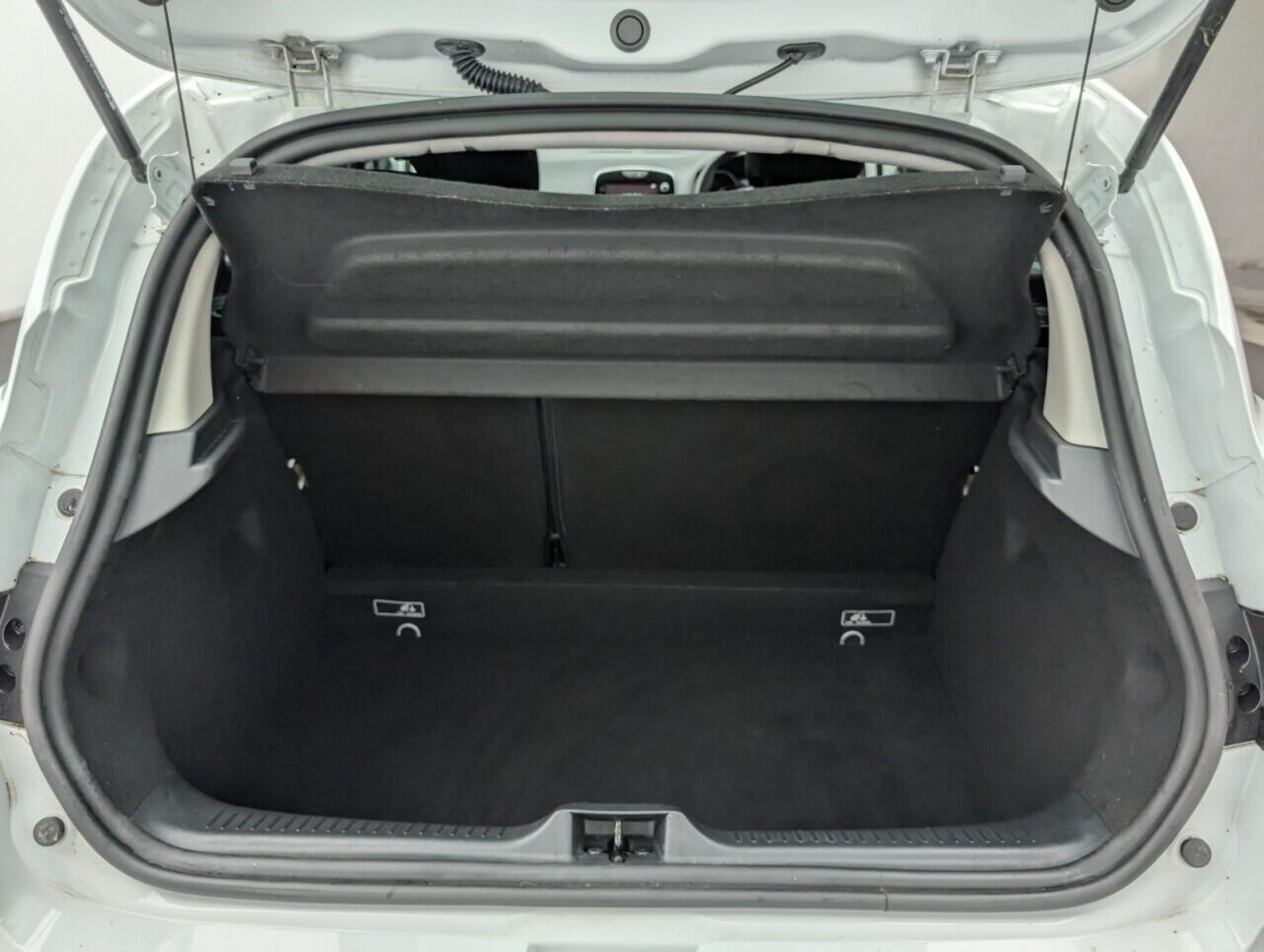 Used Renault Clio 2019 for sale - 76425805: Photo 25