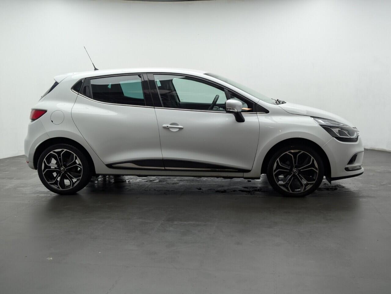 Used Renault Clio 2019 for sale - 76425805: Photo 9
