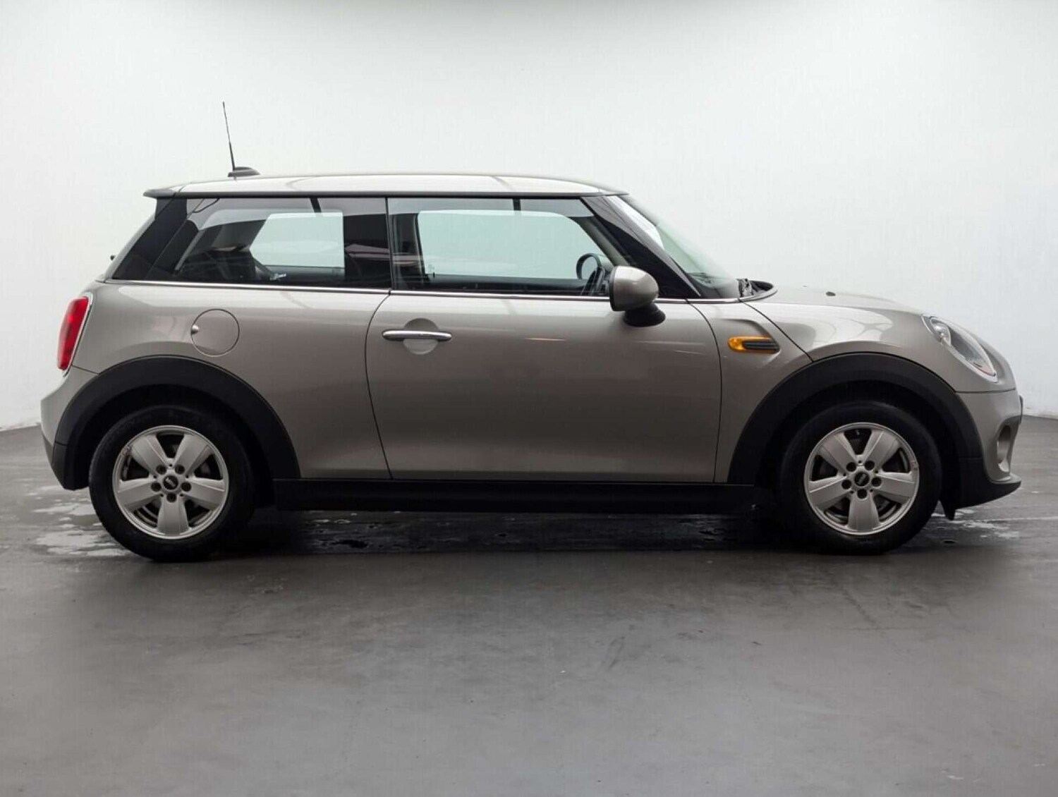 Used MINI Hatch 2017 for sale - 77713388: Photo 9