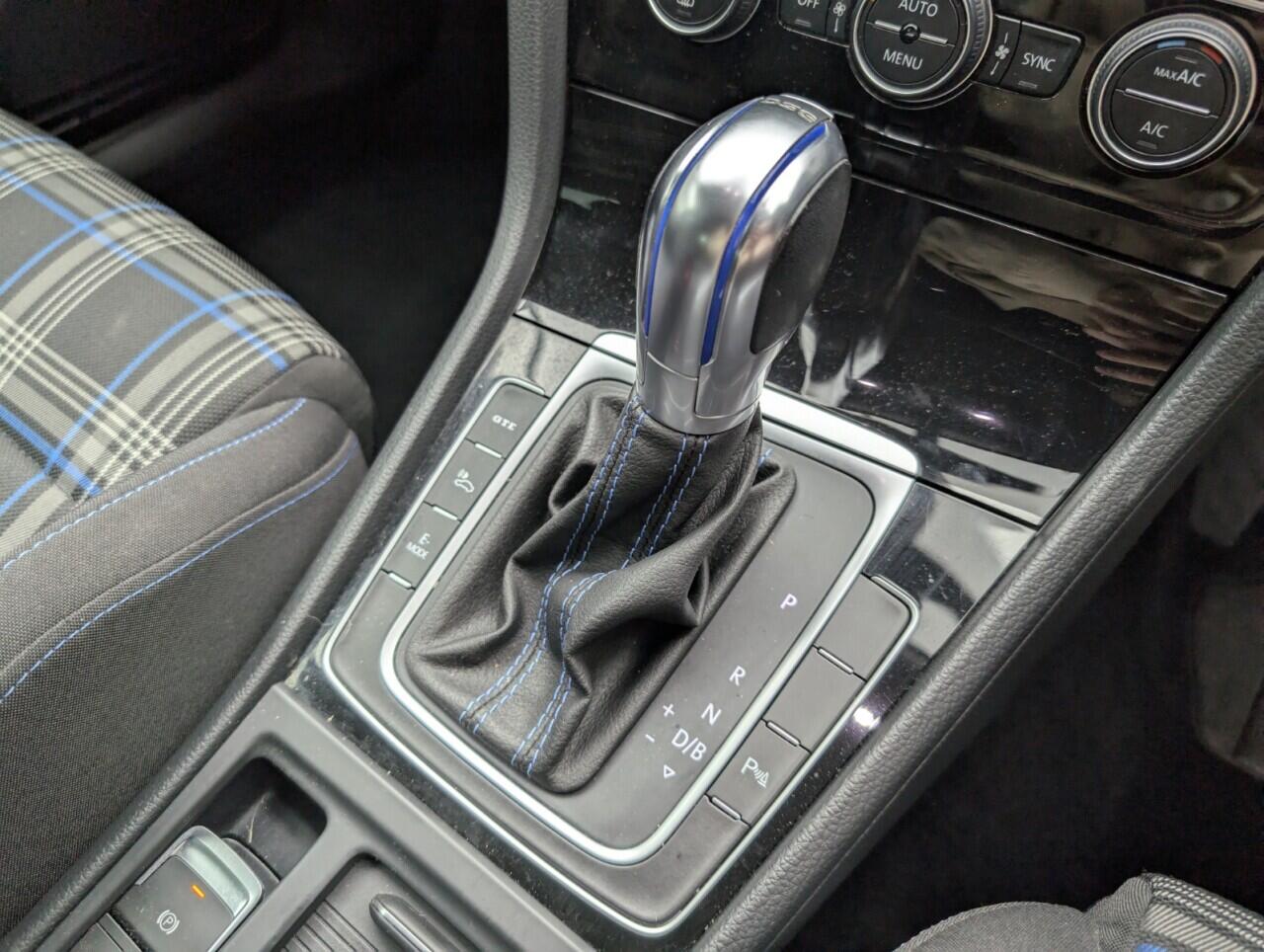 Used Volkswagen Golf 2018 for sale - 76498499: Photo 17