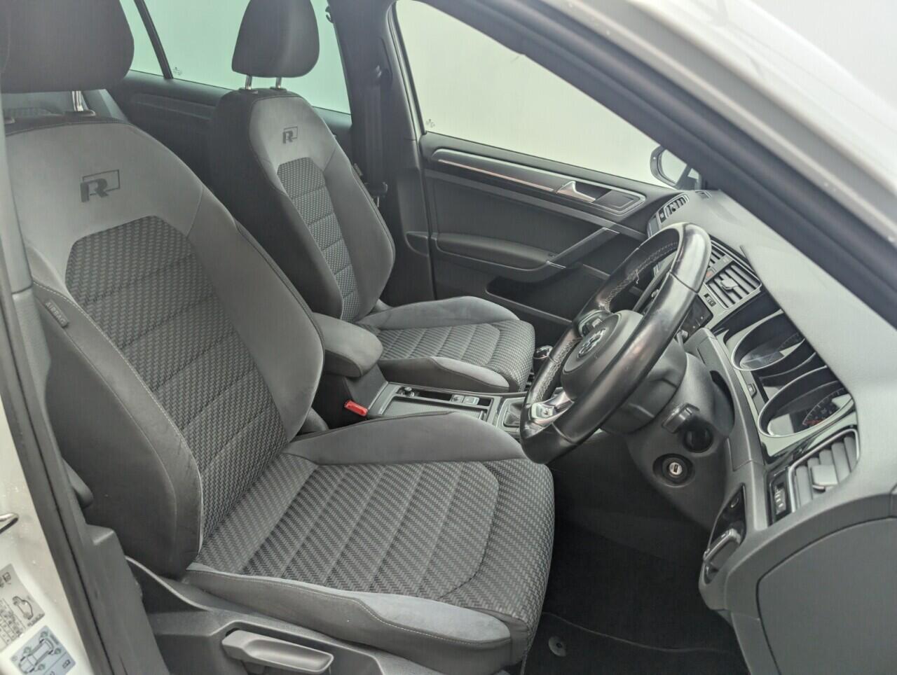 Used Volkswagen Golf 2018 for sale - 76422790: Photo 12