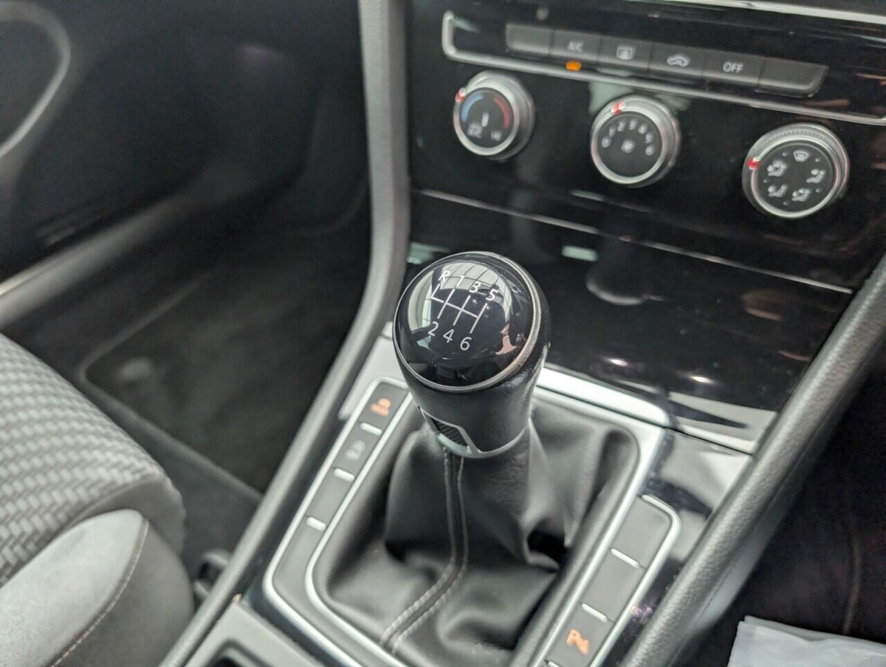 Used Volkswagen Golf 2018 for sale - 76422790: Photo 17