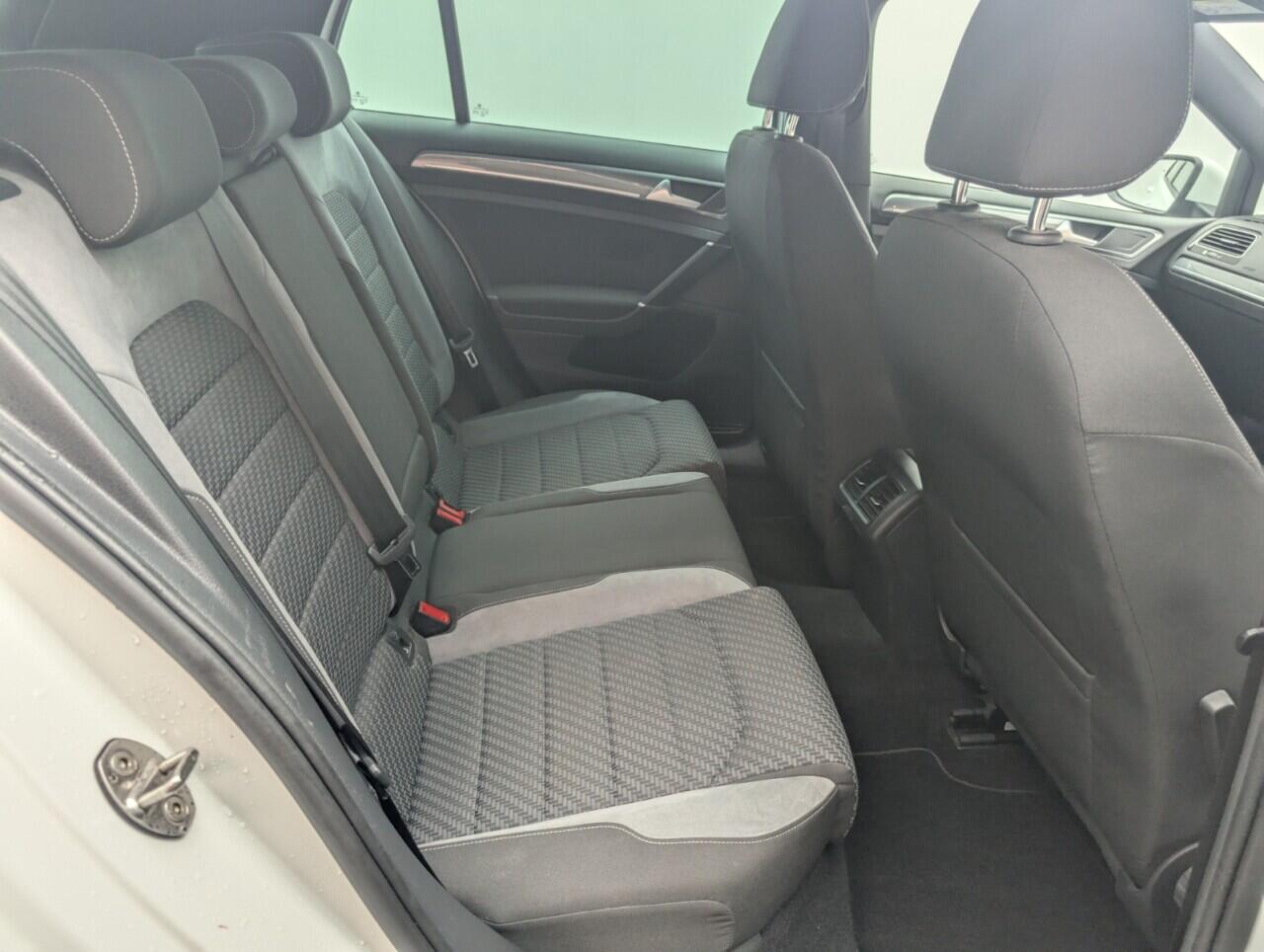 Used Volkswagen Golf 2018 for sale - 76422790: Photo 24