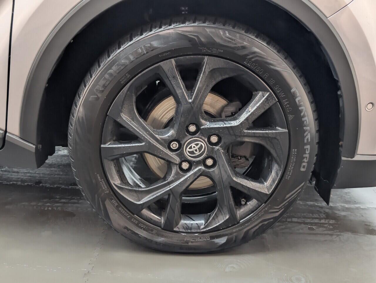 Used Toyota C-HR 2017 for sale - 76425180: Photo 10