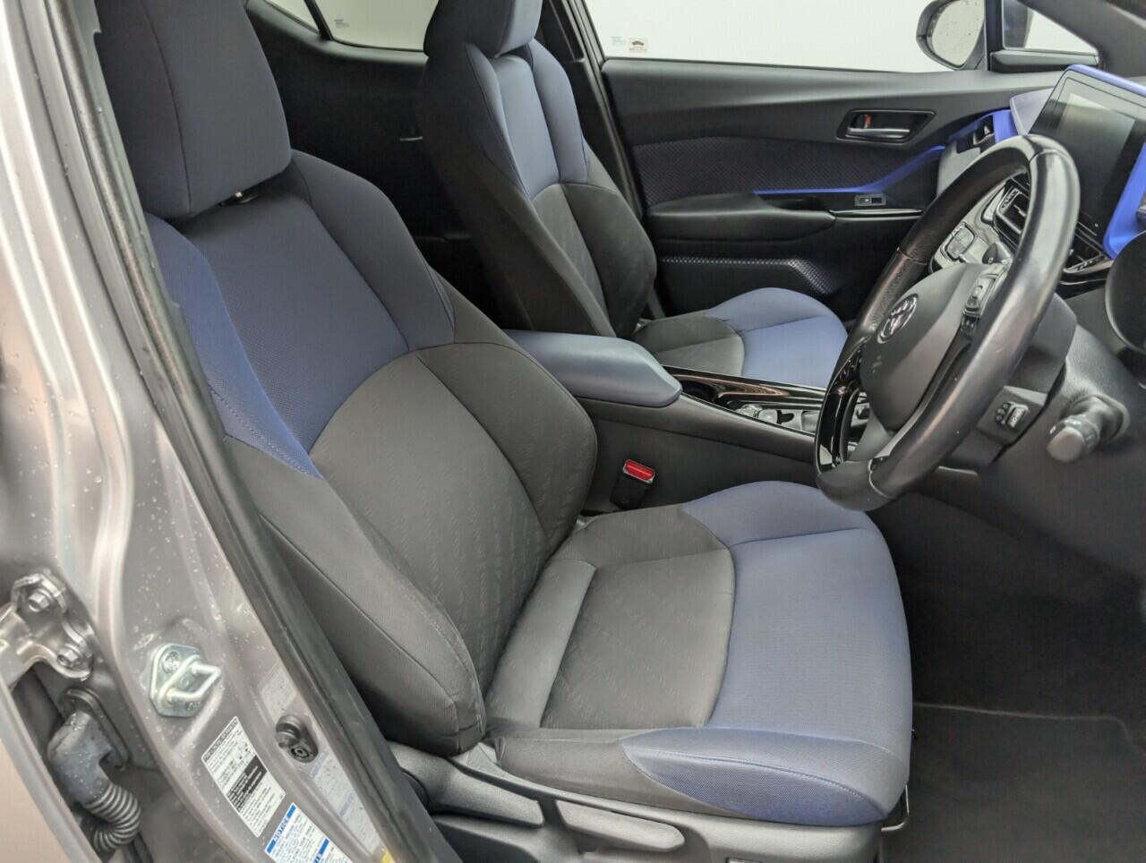 Used Toyota C-HR 2017 for sale - 76425180: Photo 12