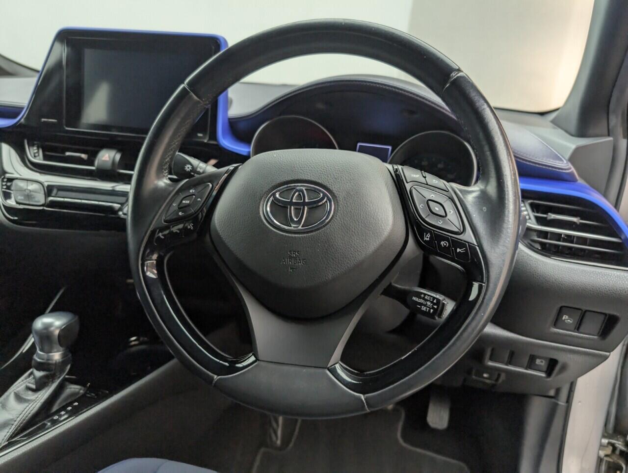 Used Toyota C-HR 2017 for sale - 76425180: Photo 23