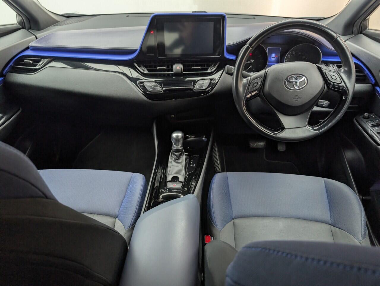 Used Toyota C-HR 2017 for sale - 76425180: Photo 24