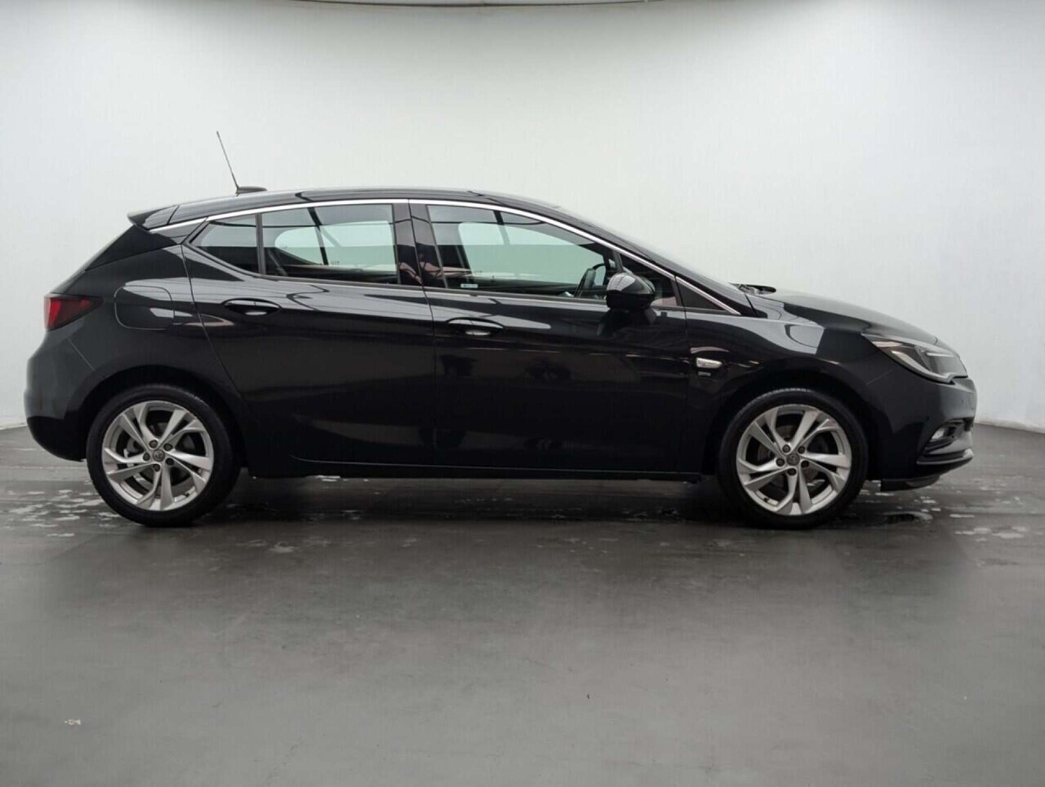 Used Vauxhall Astra 2018 for sale - 77714823: Photo 9