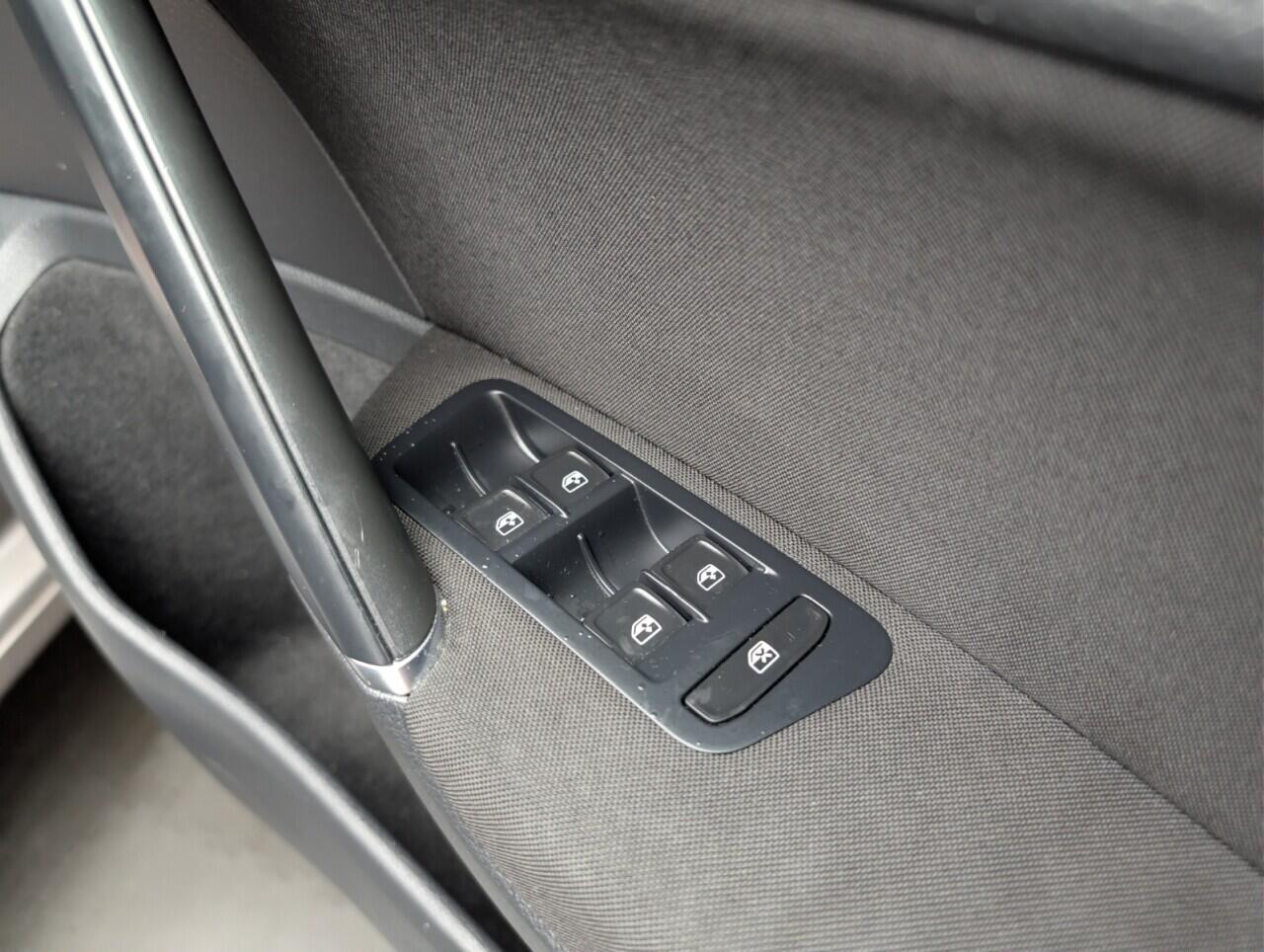 Used Volkswagen Golf 2016 for sale - 76832837: Photo 21