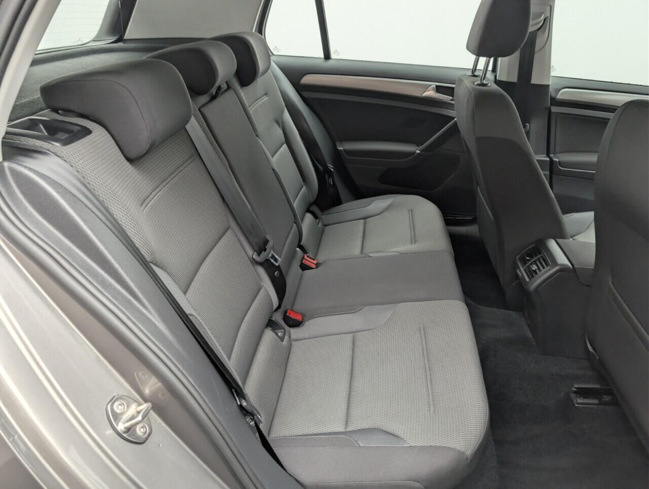 Used Volkswagen Golf 2016 for sale - 76832837: Photo 24