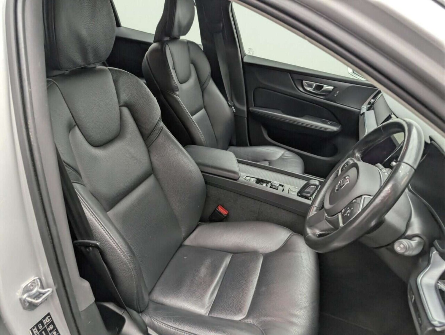 Used Volvo V60 2021 for sale - 77713823: Photo 11