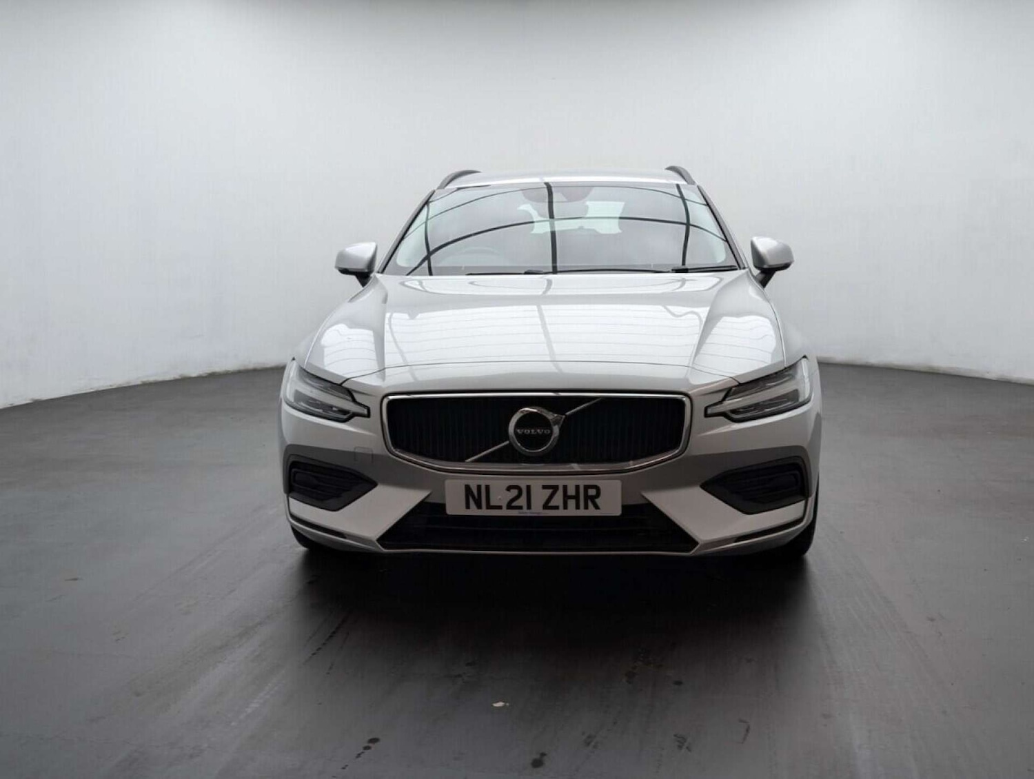 Used Volvo V60 2021 for sale - 77713823: Photo 2