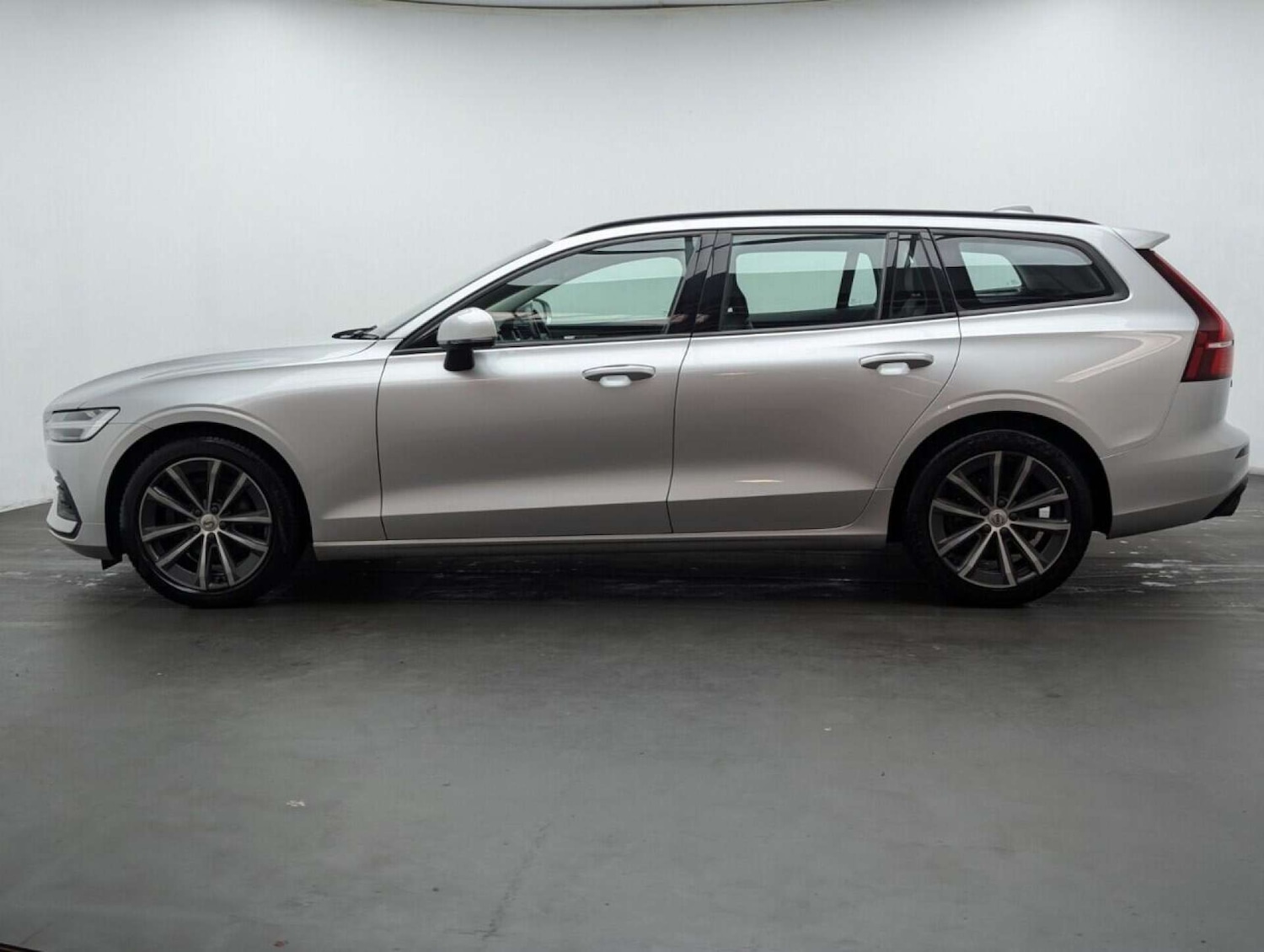 Used Volvo V60 2021 for sale - 77713823: Photo 4