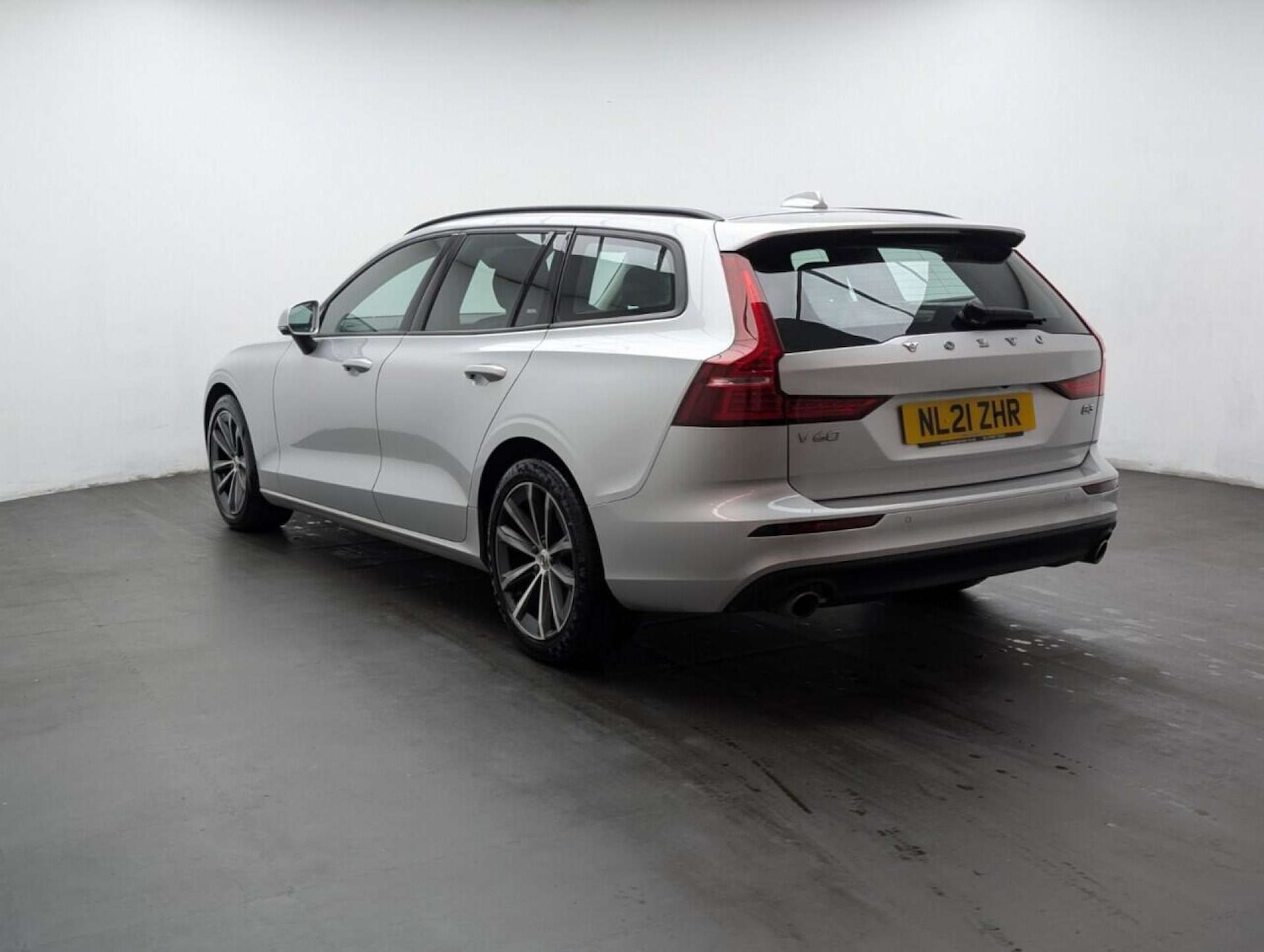 Used Volvo V60 2021 for sale - 77713823: Photo 5