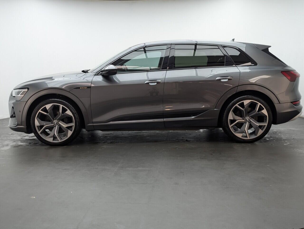 Used Audi e-tron 2020 for sale - 76422861: Photo 5