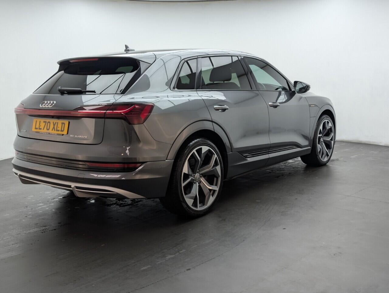 Used Audi e-tron 2020 for sale - 76422861: Photo 8