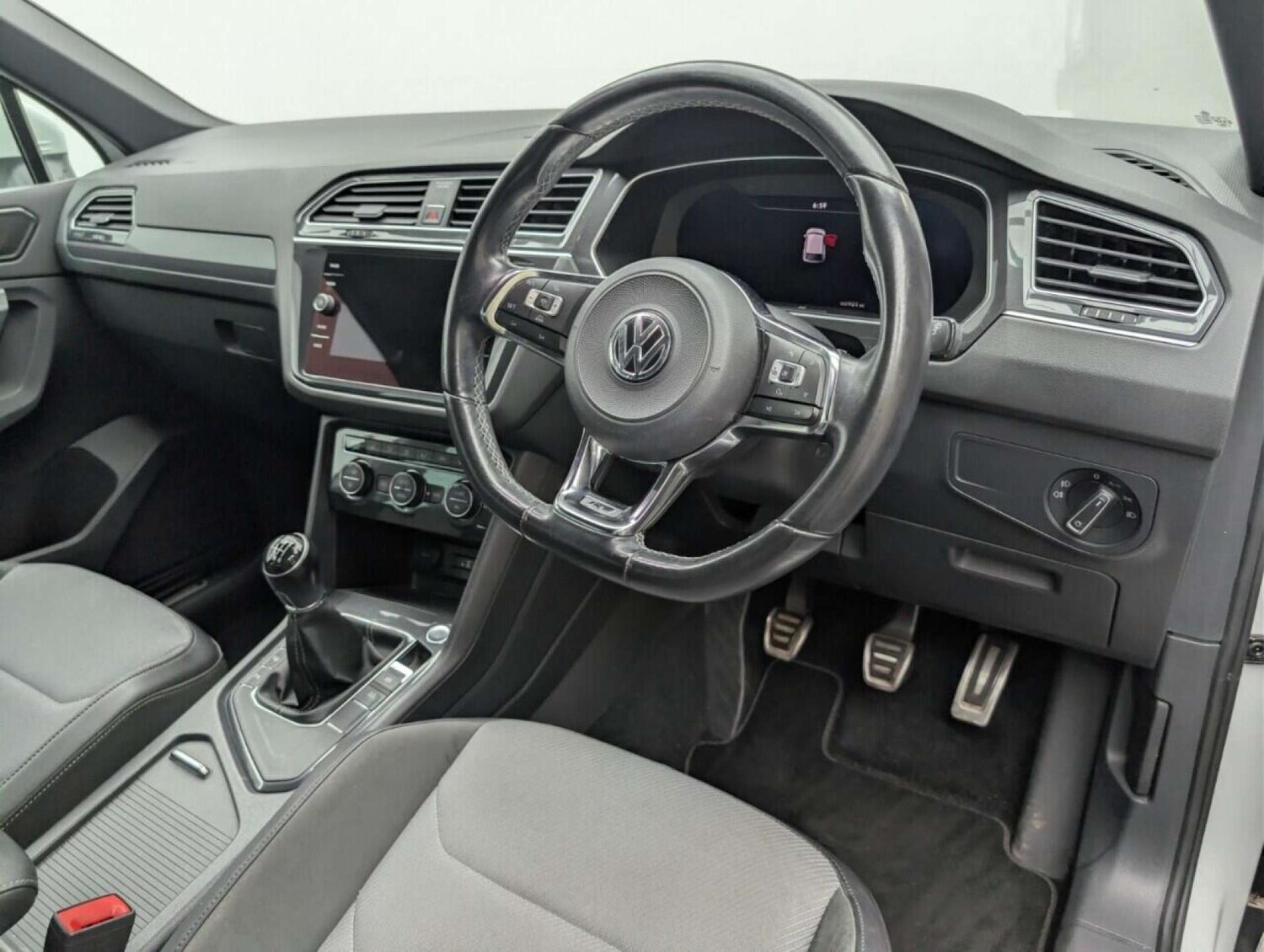 Used Volkswagen Tiguan 2017 for sale - 77714801: Photo 11