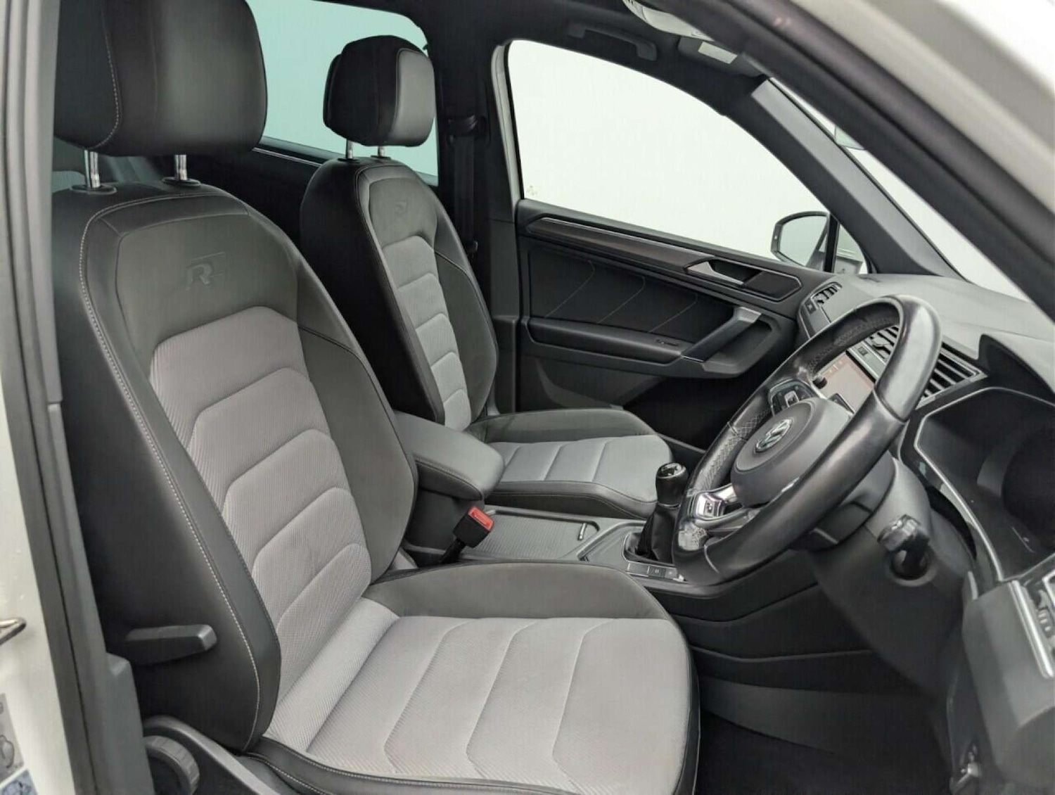 Used Volkswagen Tiguan 2017 for sale - 77714801: Photo 12