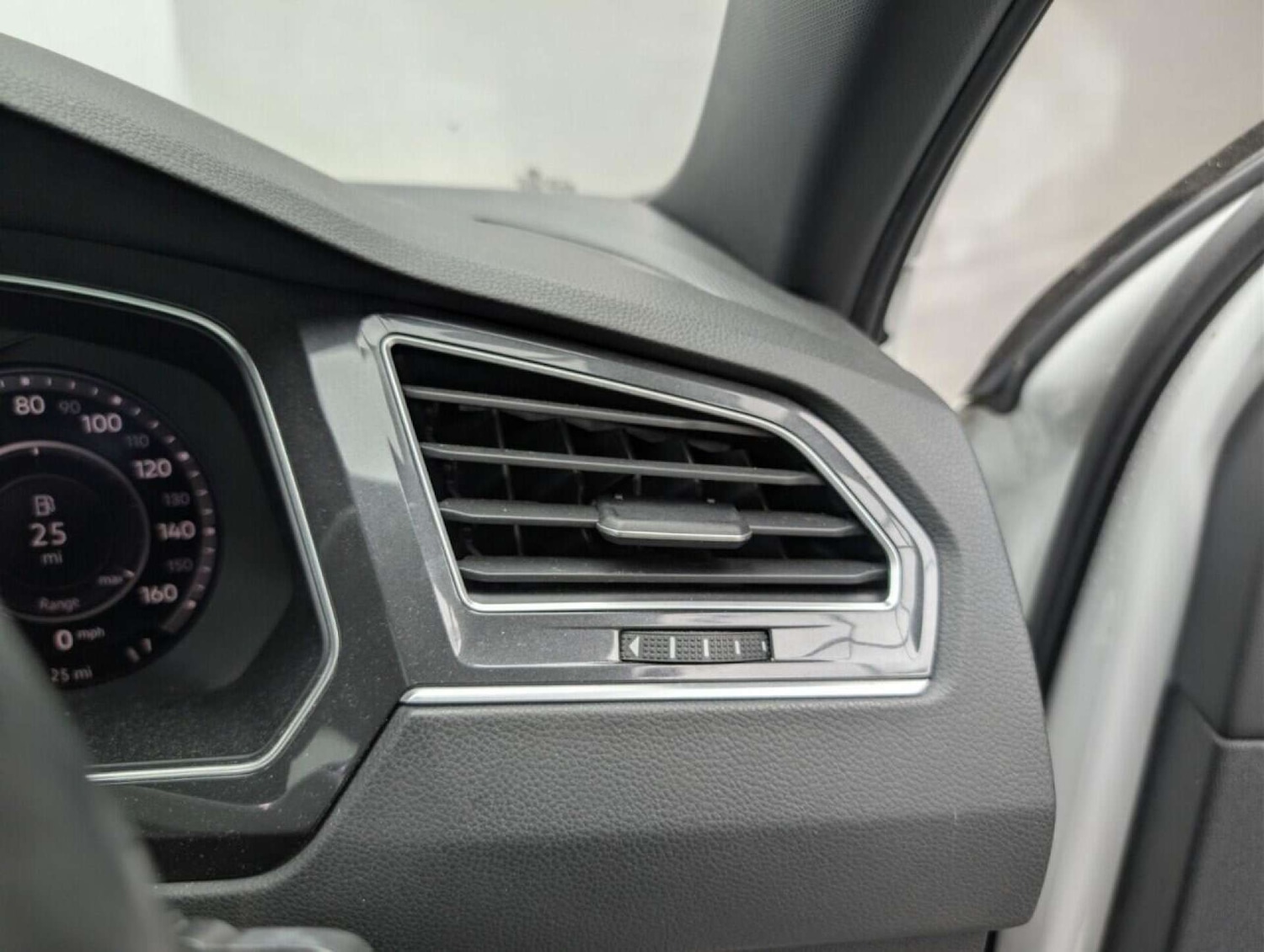 Used Volkswagen Tiguan 2017 for sale - 77714801: Photo 18