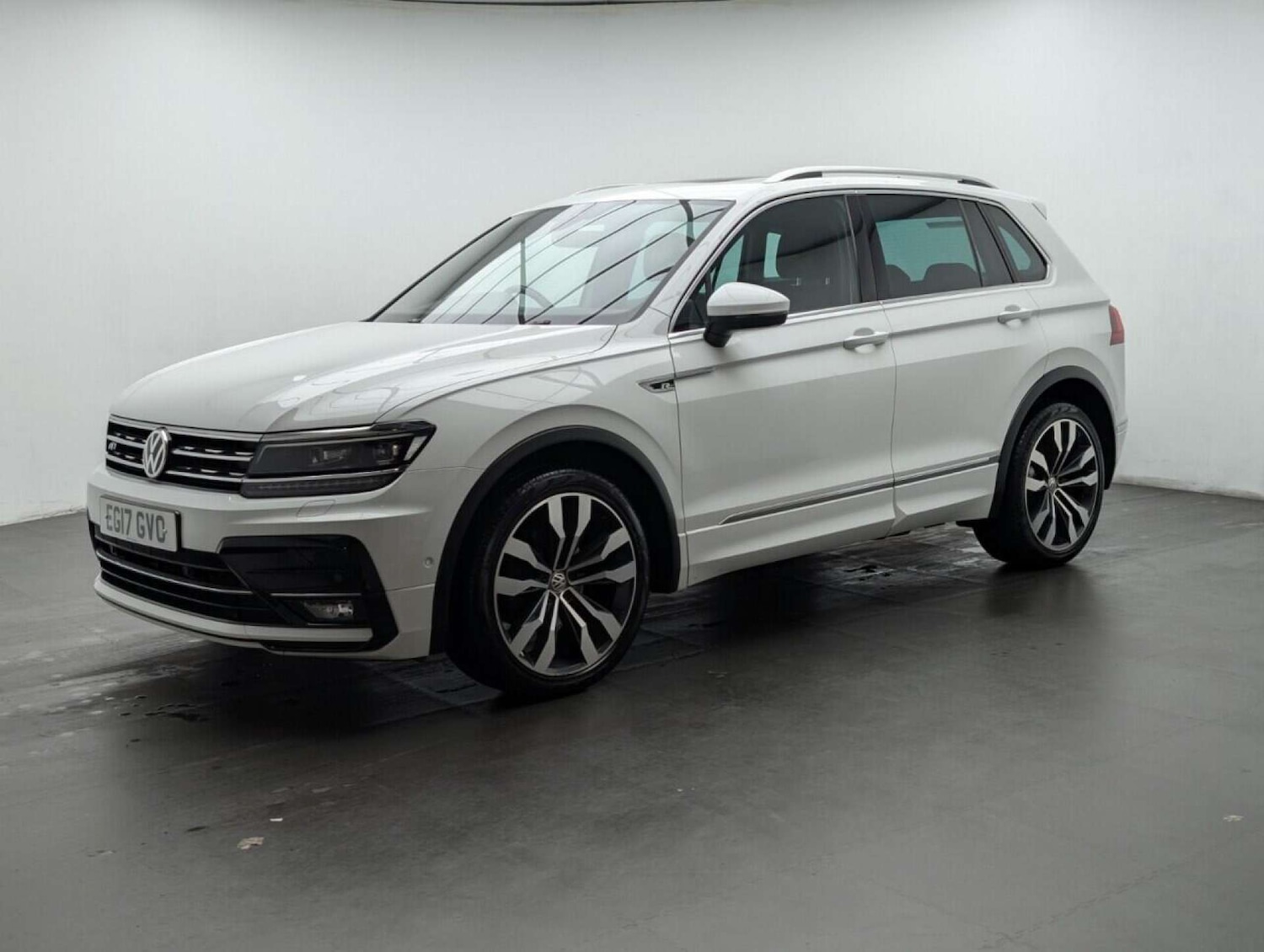 Used Volkswagen Tiguan 2017 for sale - 77714801: Photo 4