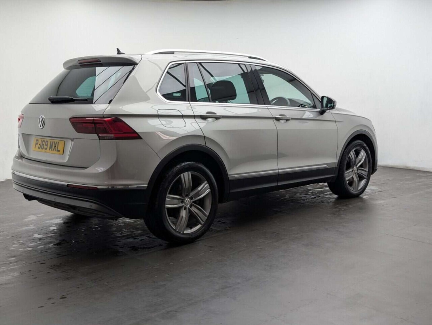 Used Volkswagen Tiguan 2019 for sale - 77713400: Photo 8