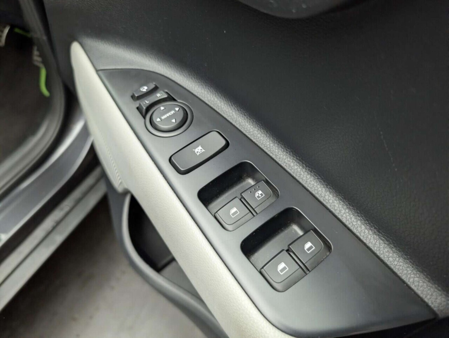 Used Kia Stonic 2018 for sale - 77713793: Photo 20