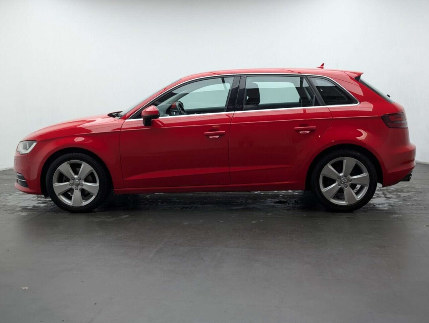 Used Audi A3 2015 for sale - 77713859: Photo 5