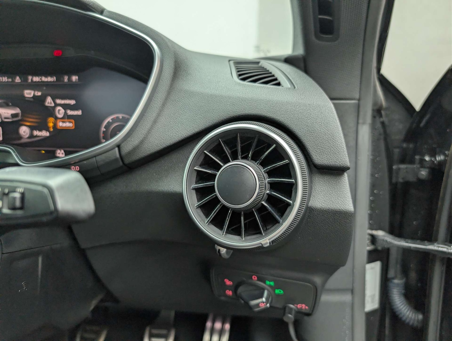 Used Audi TT 2015 for sale - 77830744: Photo 24