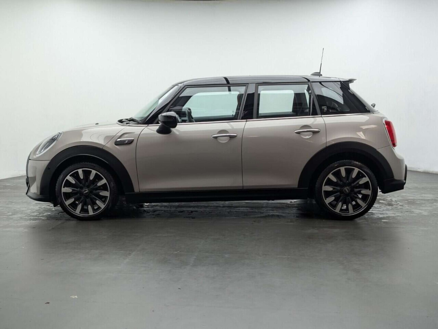 Used MINI Hatch 2023 for sale - 77713813: Photo 5