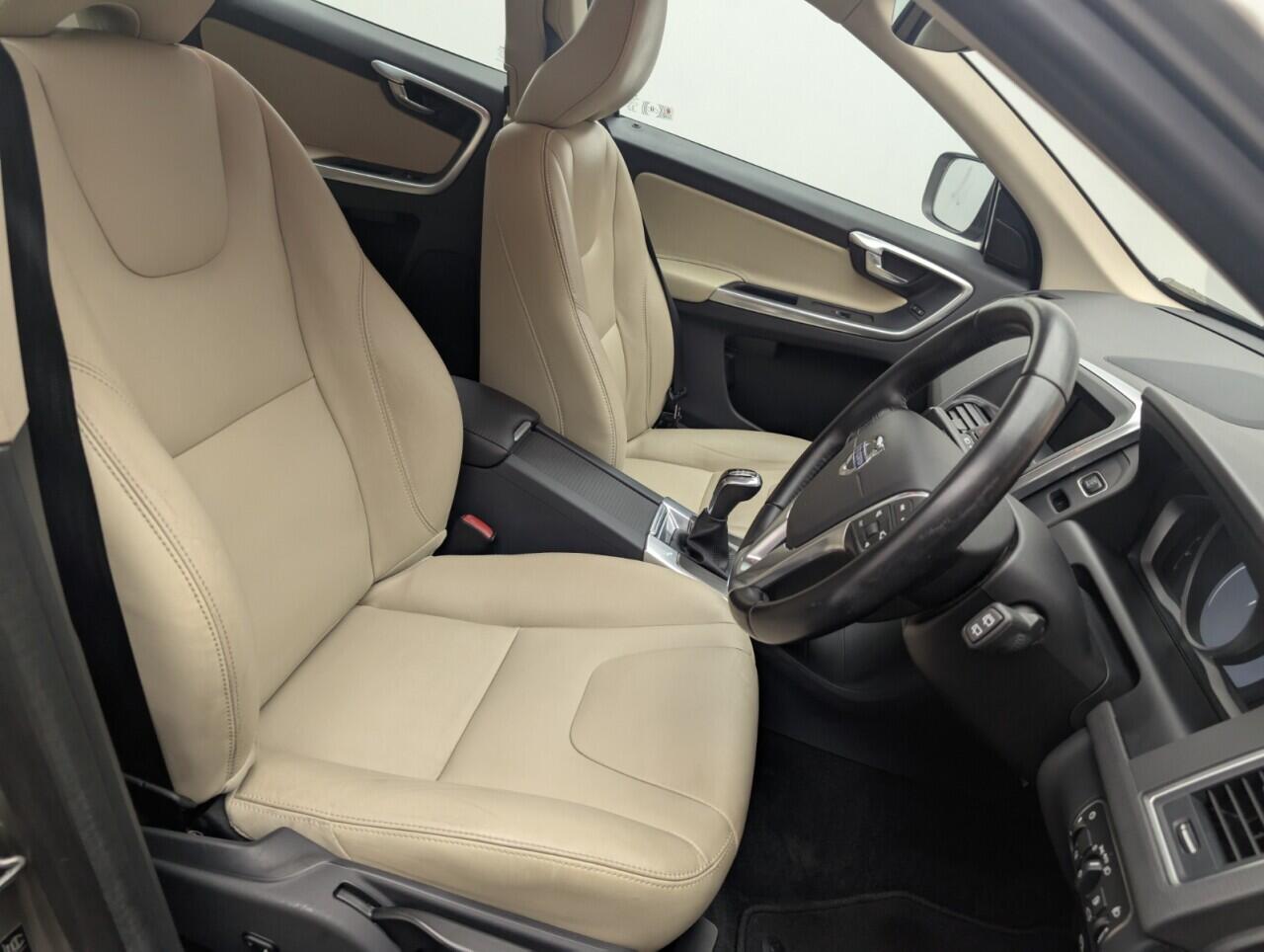 Used Volvo XC60 2015 for sale - 76422881: Photo 12