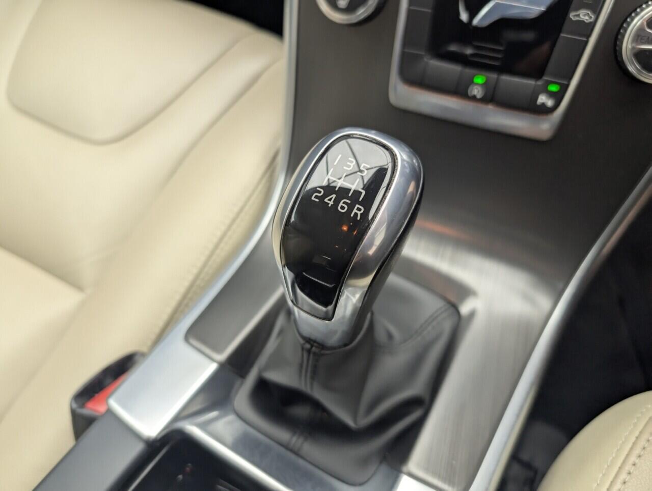 Used Volvo XC60 2015 for sale - 76422881: Photo 15