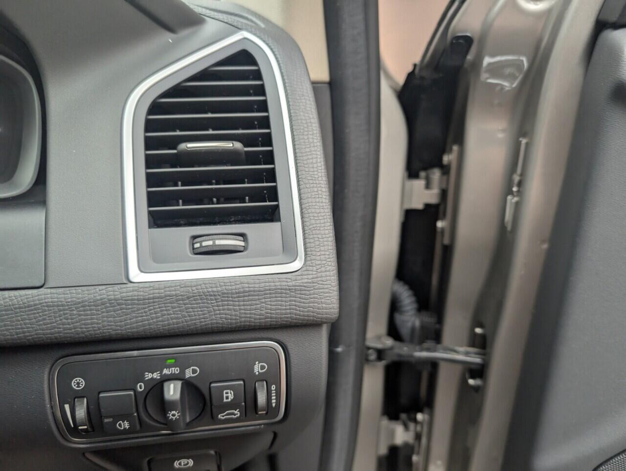 Used Volvo XC60 2015 for sale - 76422881: Photo 19