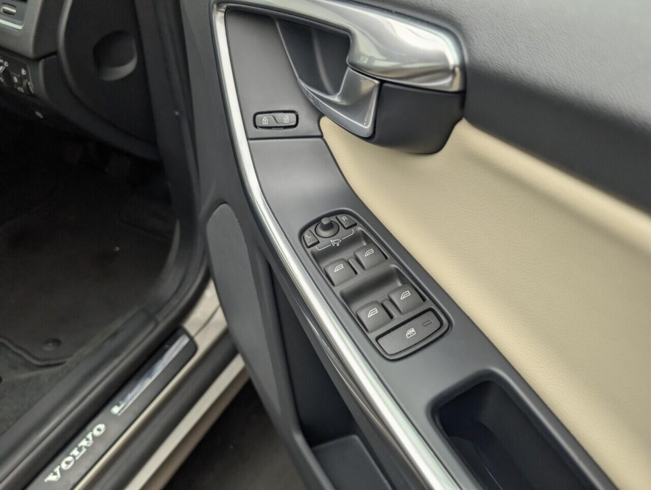 Used Volvo XC60 2015 for sale - 76422881: Photo 20