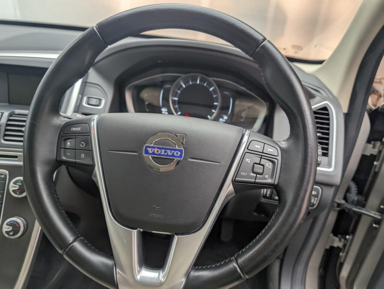 Used Volvo XC60 2015 for sale - 76422881: Photo 21