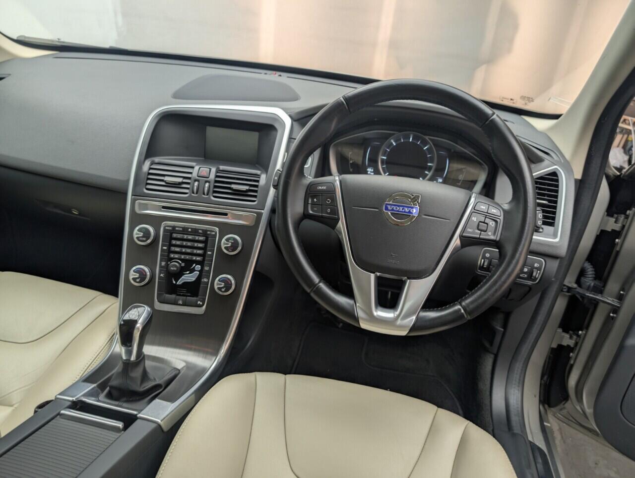 Used Volvo XC60 2015 for sale - 76422881: Photo 22