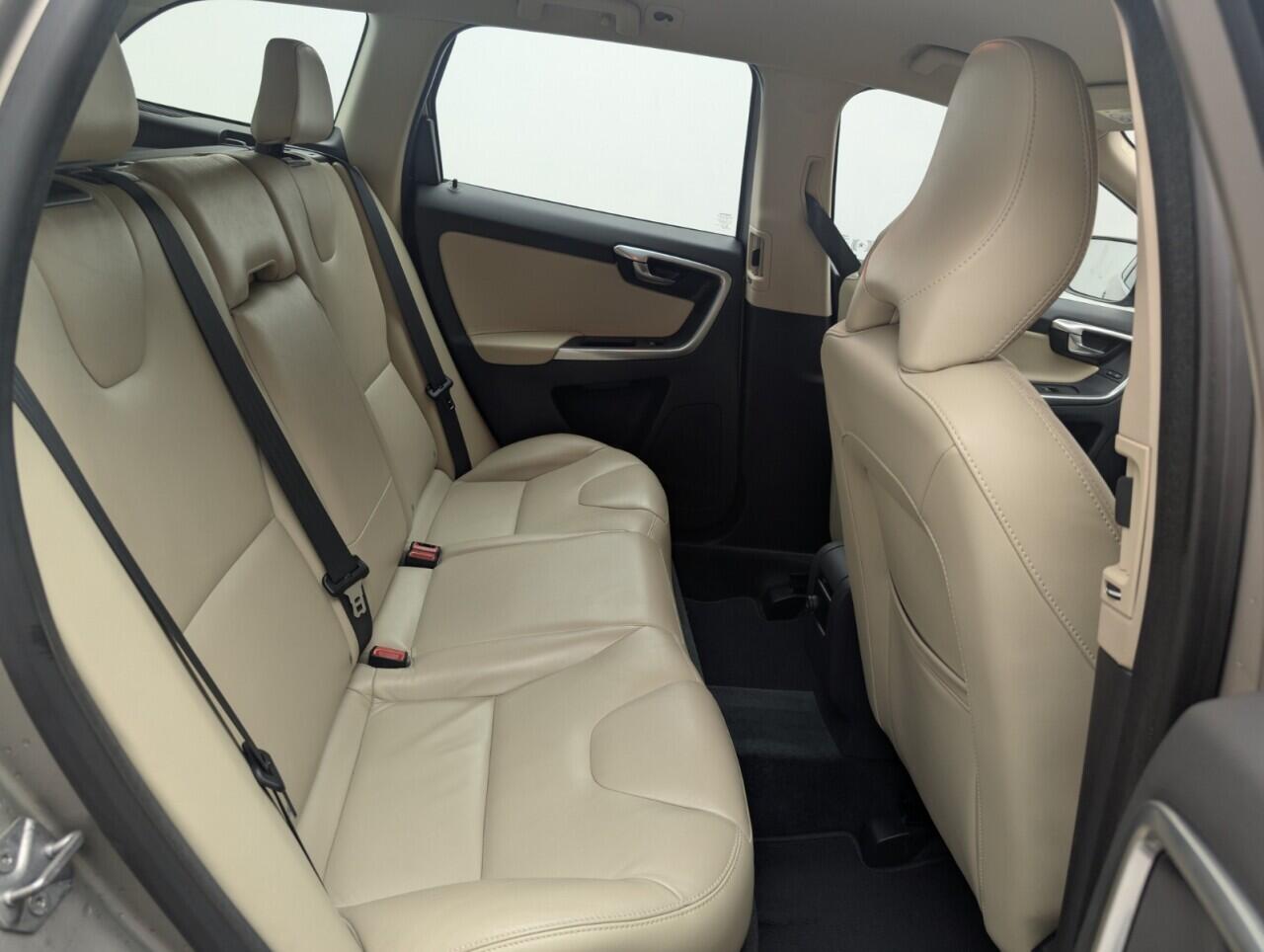 Used Volvo XC60 2015 for sale - 76422881: Photo 23