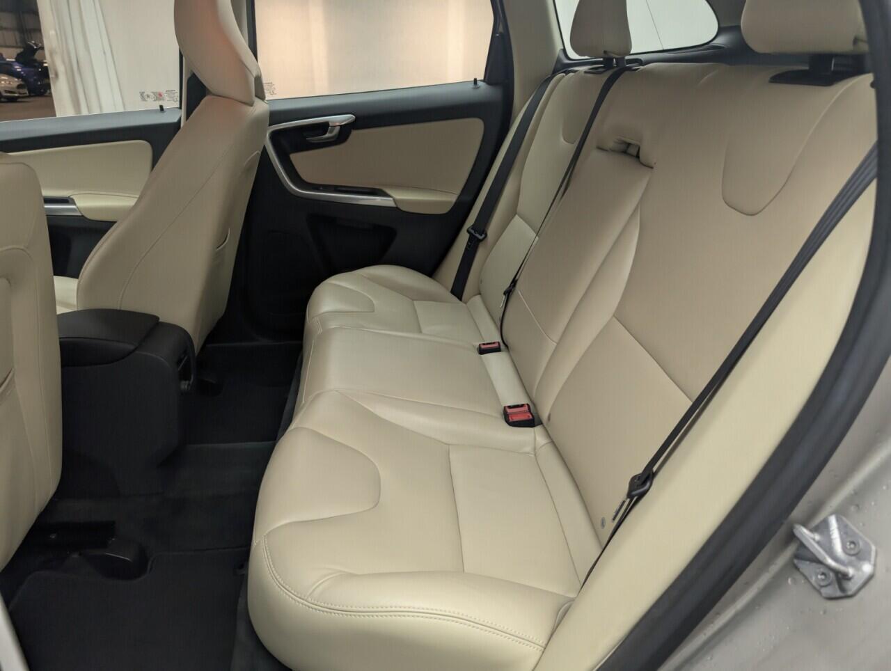 Used Volvo XC60 2015 for sale - 76422881: Photo 25