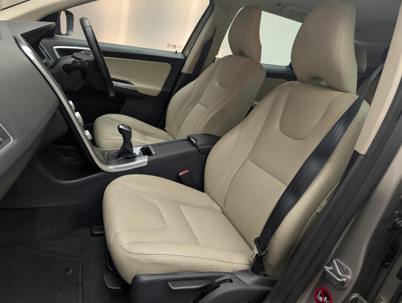 Used Volvo XC60 2015 for sale - 76422881: Photo 26